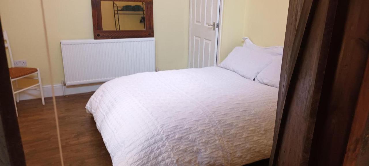 Room With Luxury Private Bathroom & Independent Entrance Near Tube Λονδίνο Εξωτερικό φωτογραφία