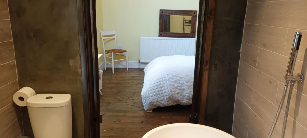 Room With Luxury Private Bathroom & Independent Entrance Near Tube Λονδίνο Εξωτερικό φωτογραφία