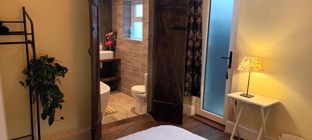 Room With Luxury Private Bathroom & Independent Entrance Near Tube Λονδίνο Εξωτερικό φωτογραφία